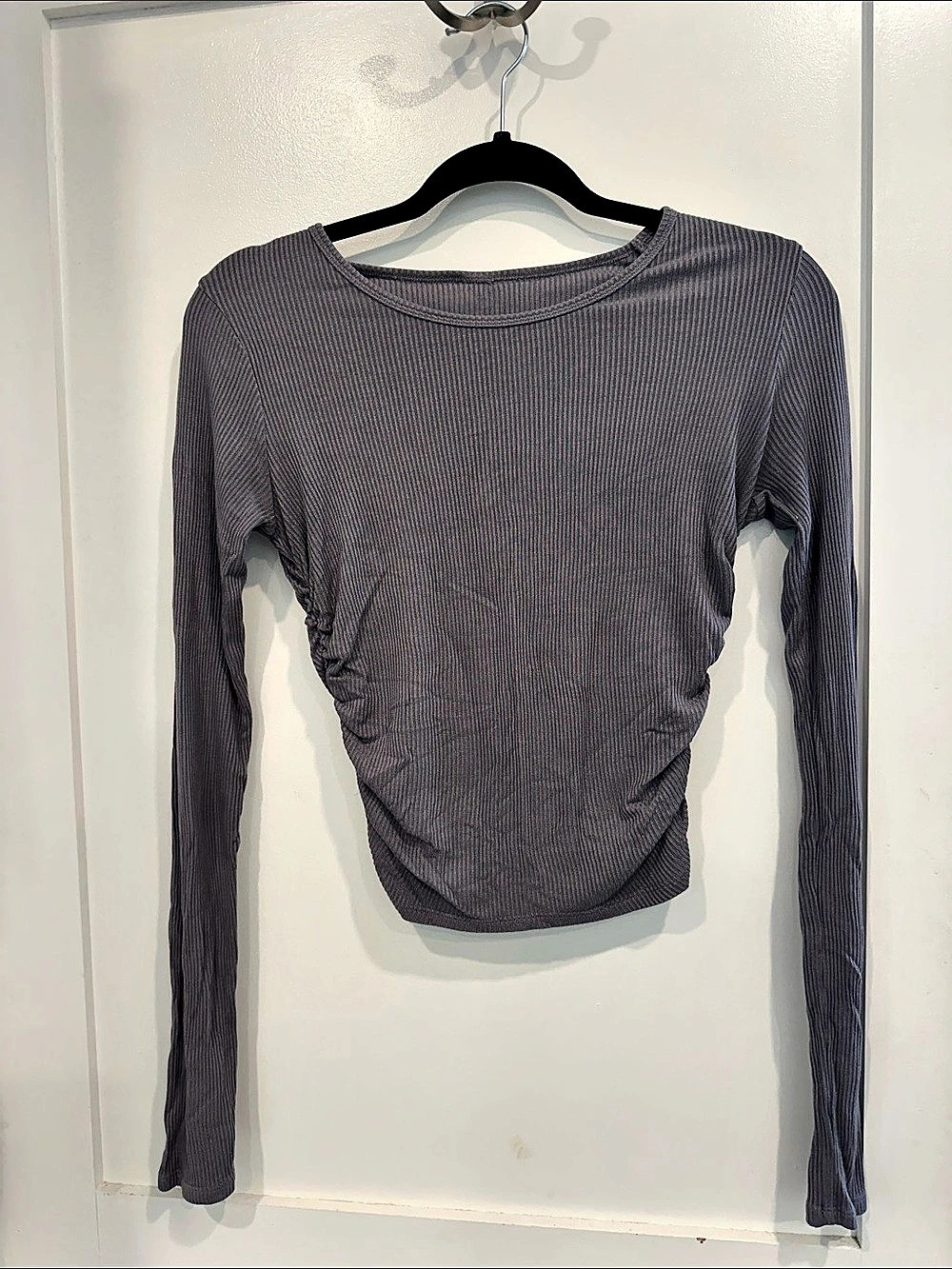 Alo Long Sleeve Ruched Top in Lavender Gray Like New